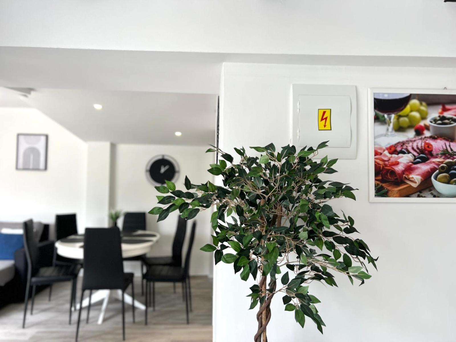 Ferienwohnung Azzurro Mare Pula Exterior foto