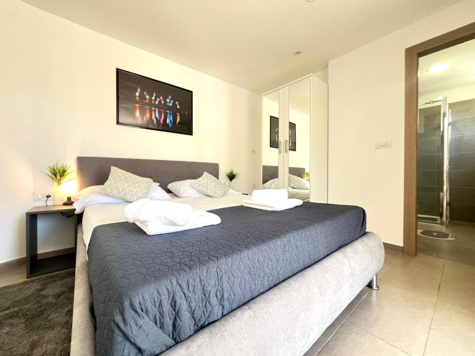 Ferienwohnung Azzurro Mare Pula Exterior foto